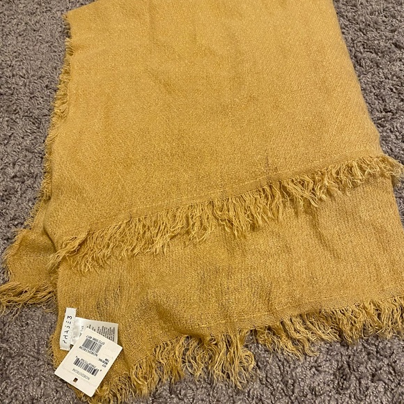 NWT : PHASE3 scarf - Picture 4 of 4